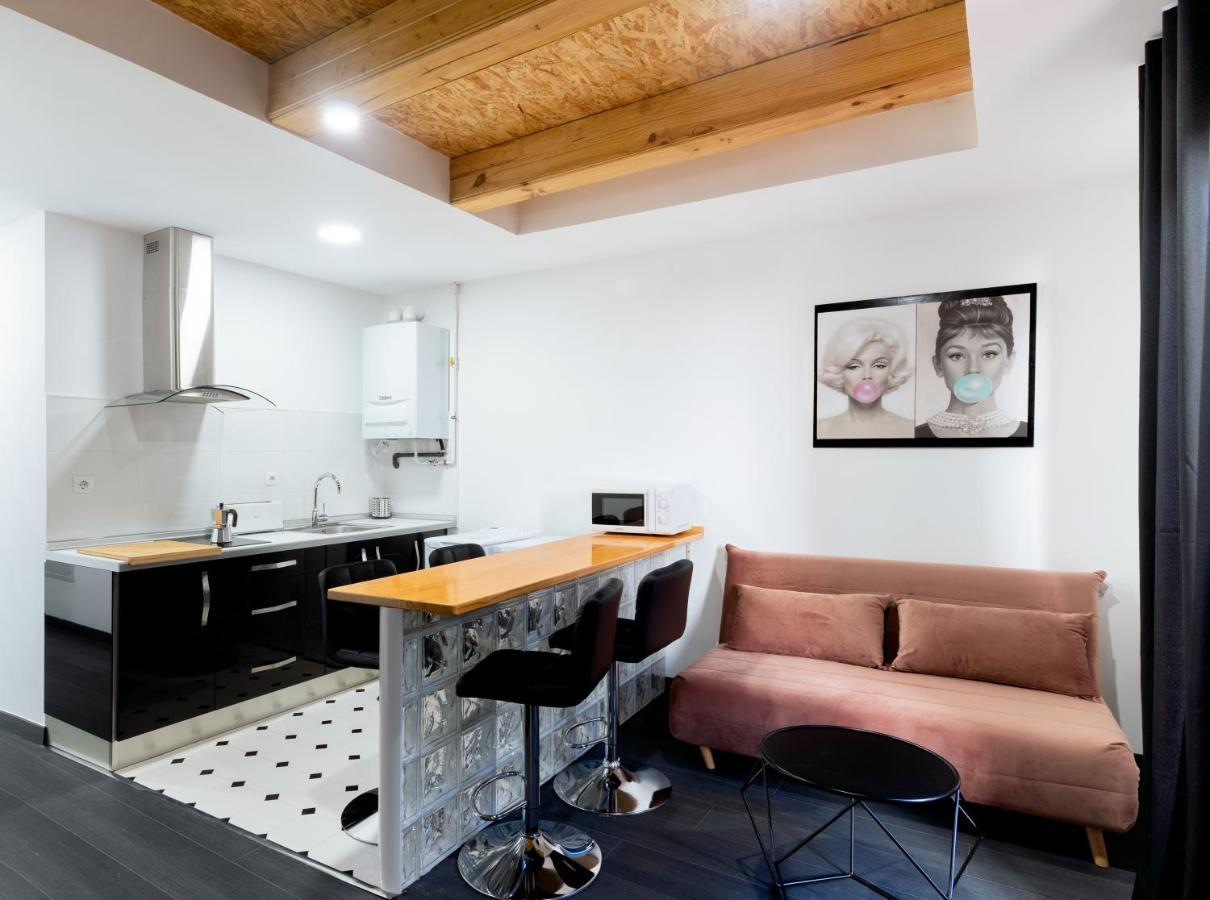 Housingleon - Five Rooms Ngoại thất bức ảnh