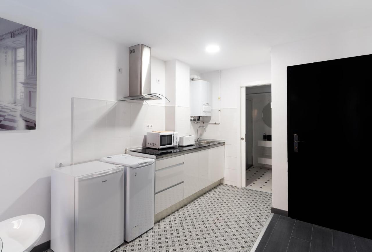 Housingleon - Five Rooms Ngoại thất bức ảnh