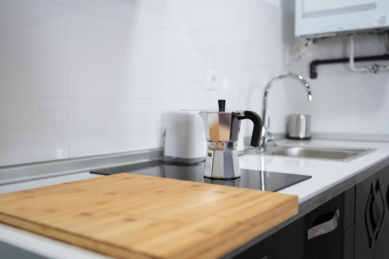 Housingleon - Five Rooms Ngoại thất bức ảnh