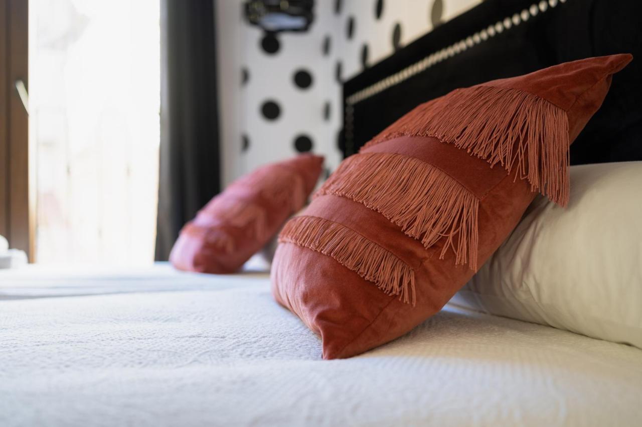 Housingleon - Five Rooms Ngoại thất bức ảnh